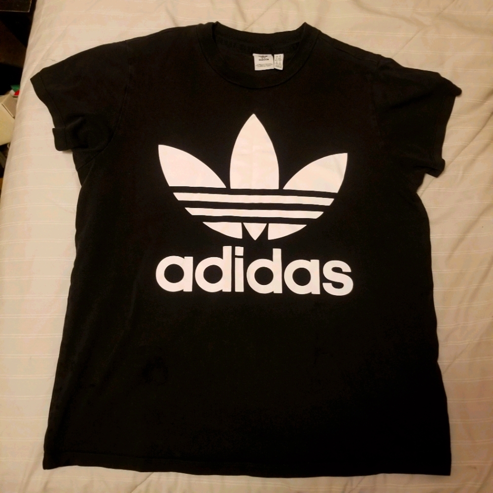 Oversized Adidas t-shirt